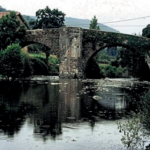 caminho-frances Ponte medieval preservada utilizada pelos peregrinos no Caminho Francês de Santiago.